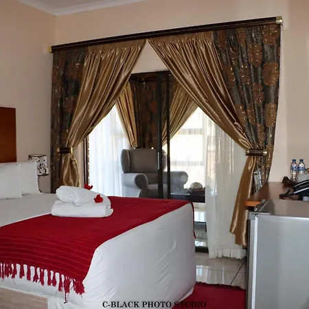 Meet Mekaar Resorts - Nquthu Hotel Exterior photo