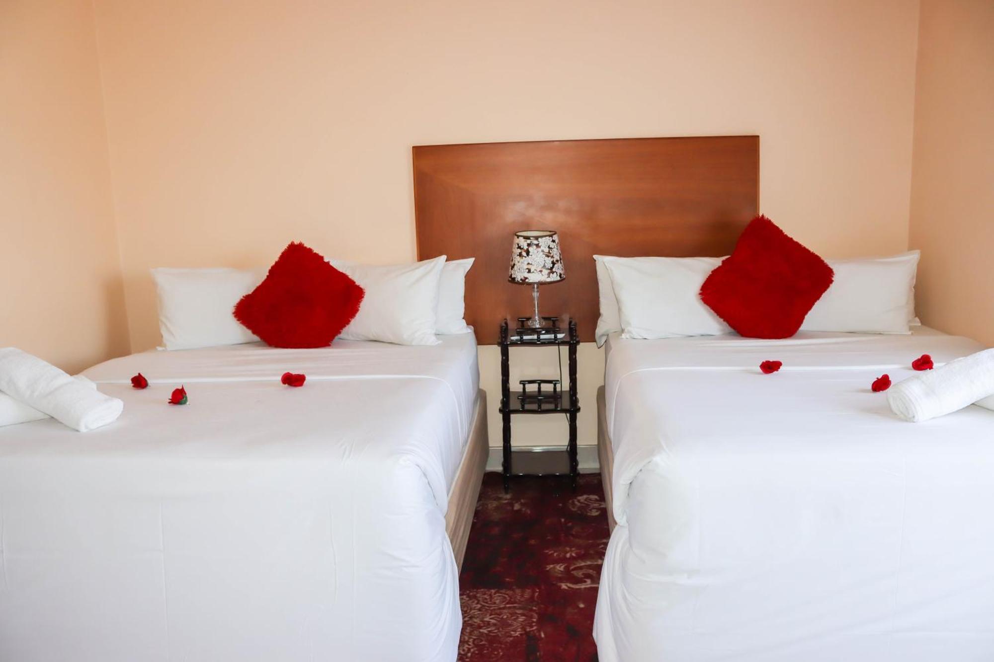 Hotel Meet Mekaar - *
