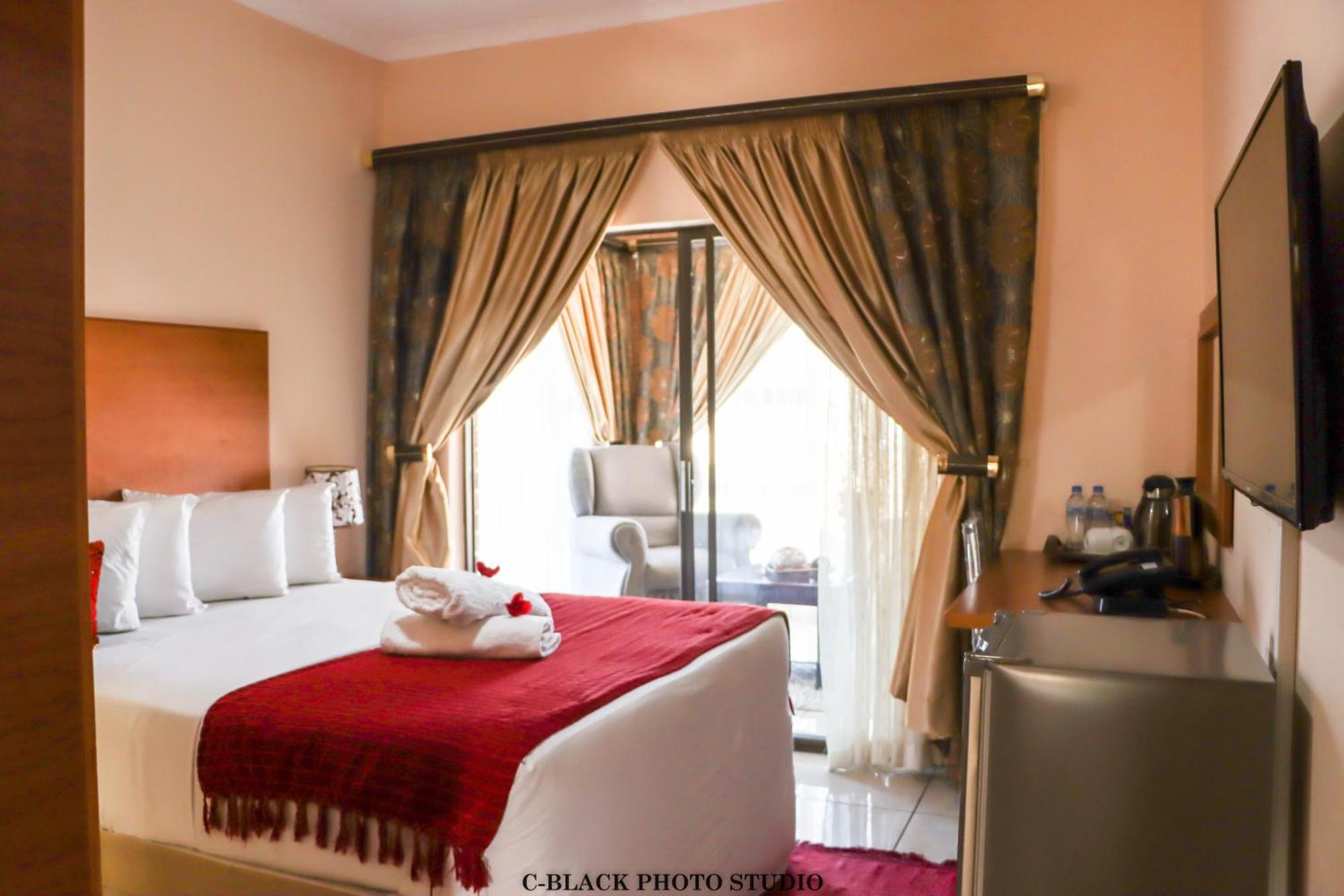 Meet Mekaar - Hotel Nquthu